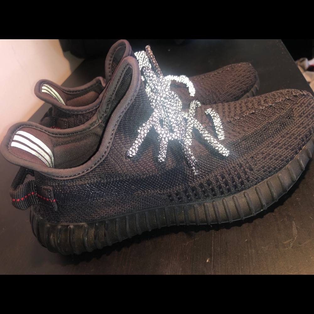 Adidas Yeezy 350 v2 black